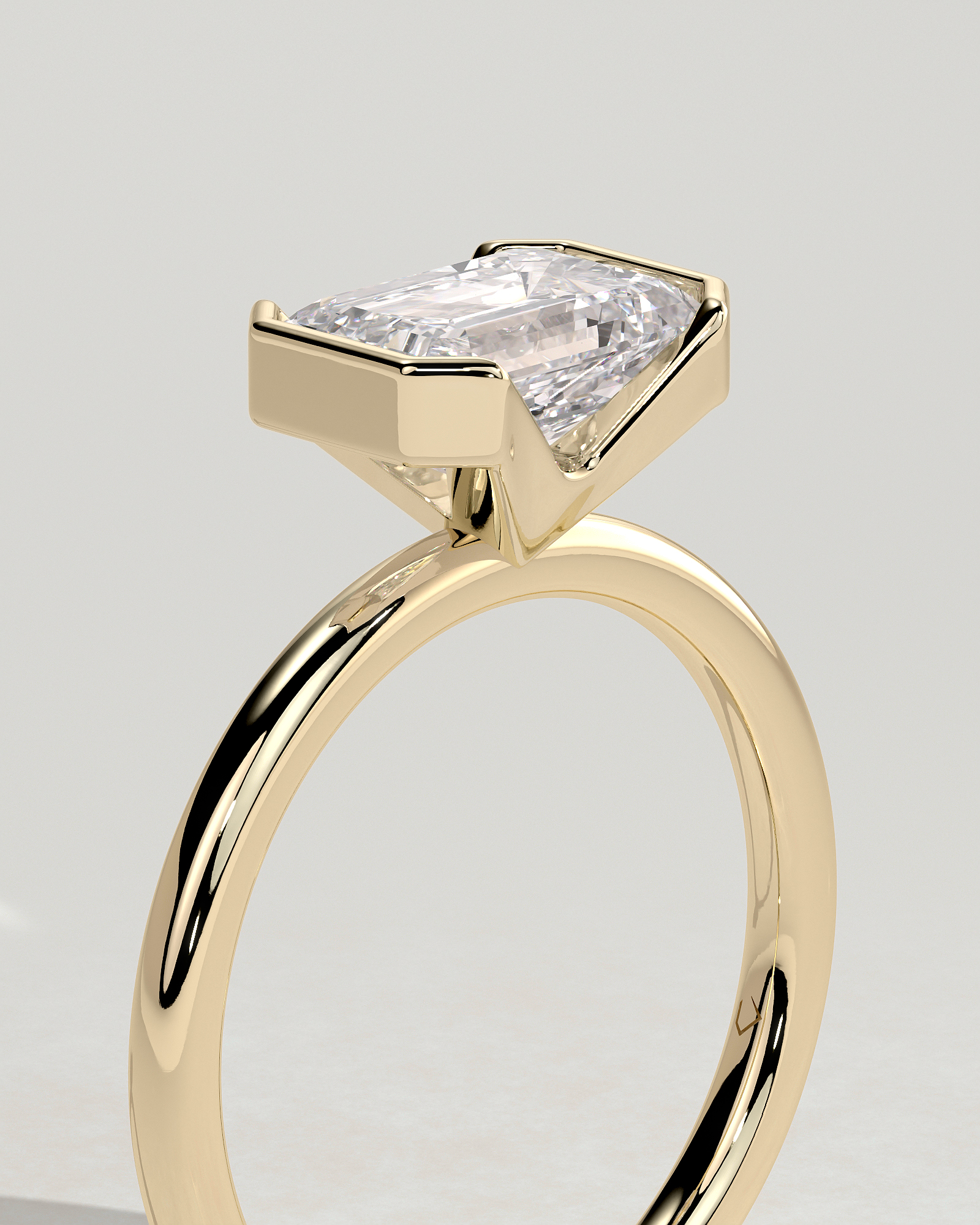 Jodie - Emerald Half Bezel Solitaire - 18k Yellow Gold