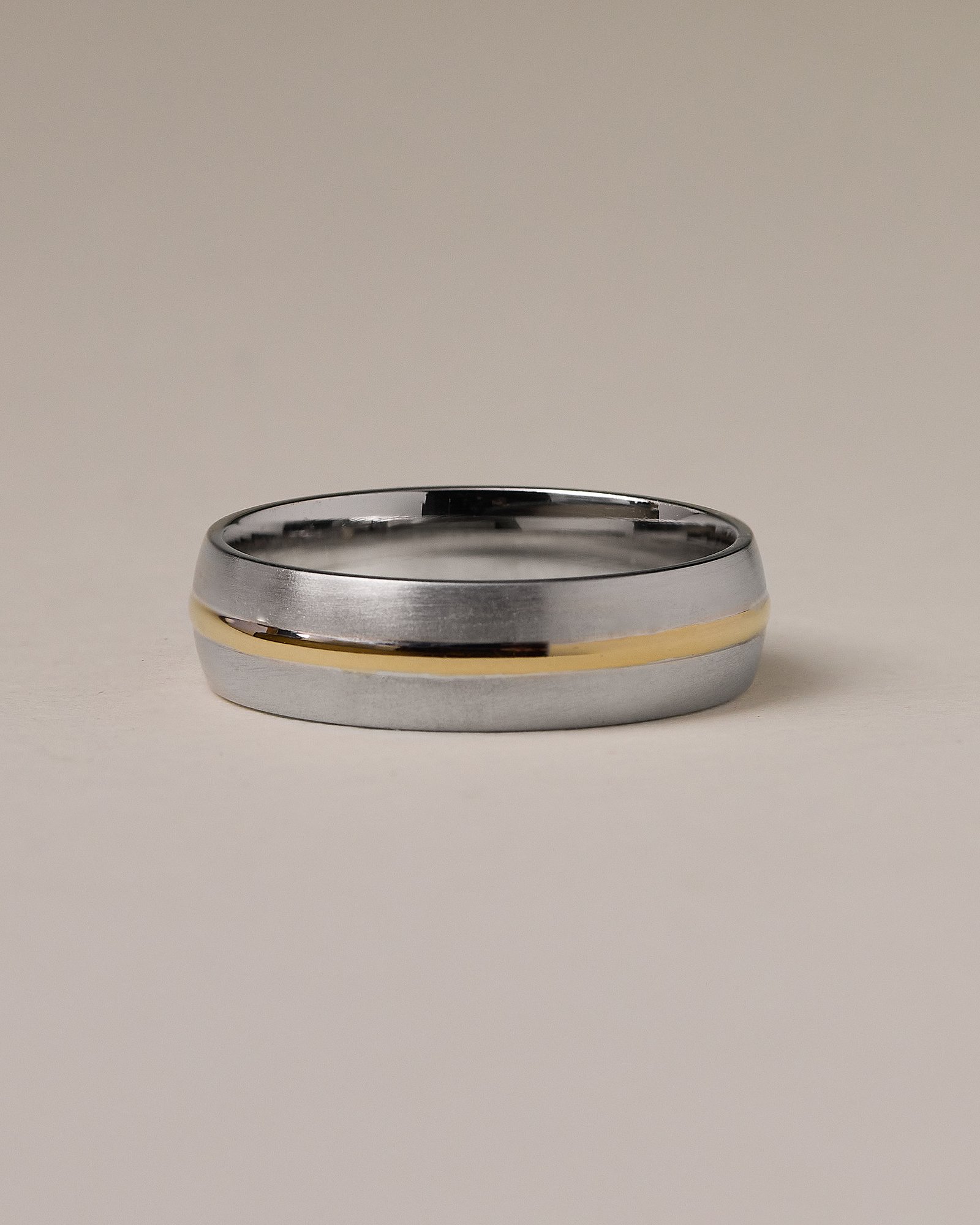 Keith Mens Wedding Ring Lifestyle Image