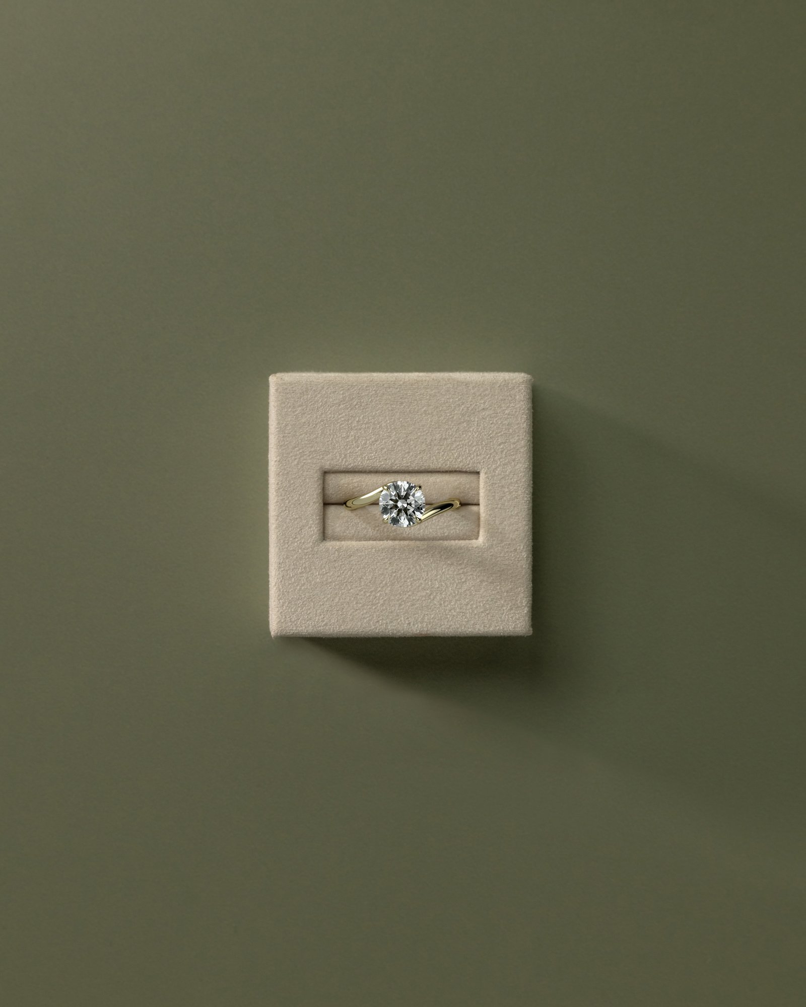 Round 4 Claw Solitaire with Bypass Band Engagement Ring - 18k Yellow Gold