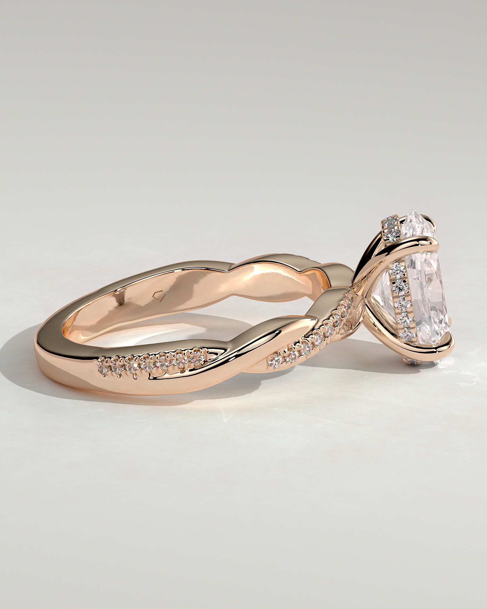 Lara - Oval Solitaire with Twisted Pav Band - 18k Rose Gold