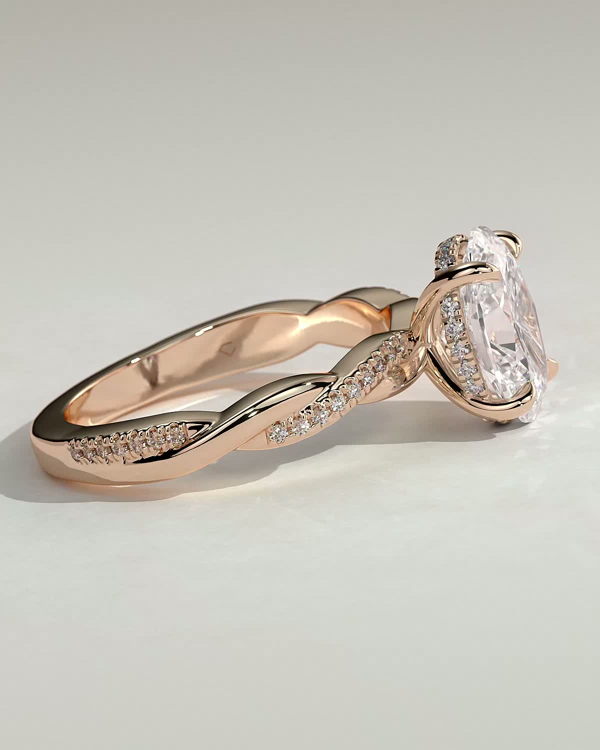 Lara - Oval Solitaire with Twisted Pav Band - 18k Rose Gold