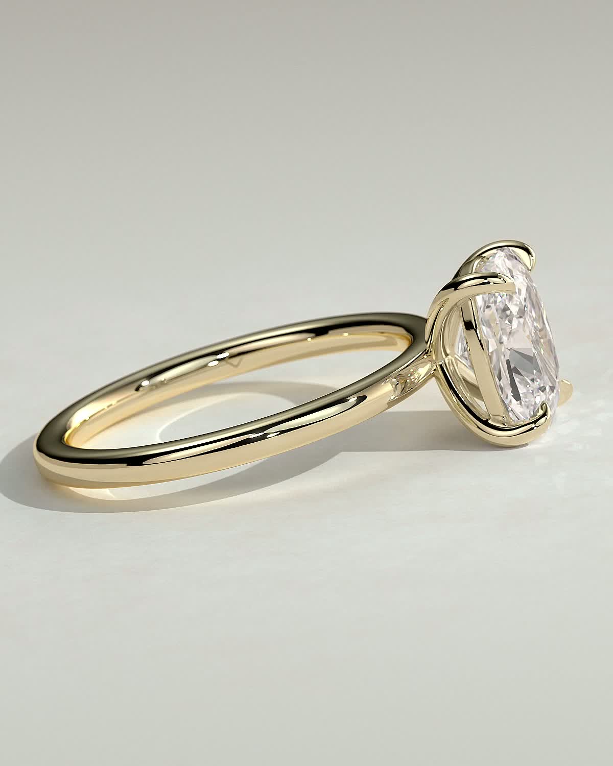 Leonora - Elongated Cushion Solitaire - 18k Yellow Gold