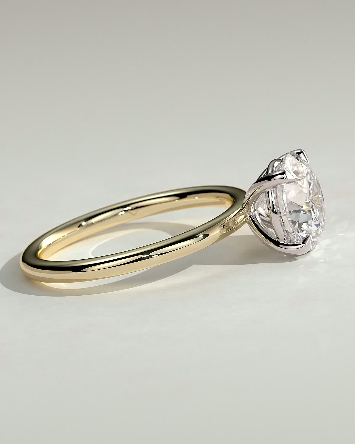 Lilly  4 Claw Round Solitaire - 18k Yellow Gold / 18k White Gold