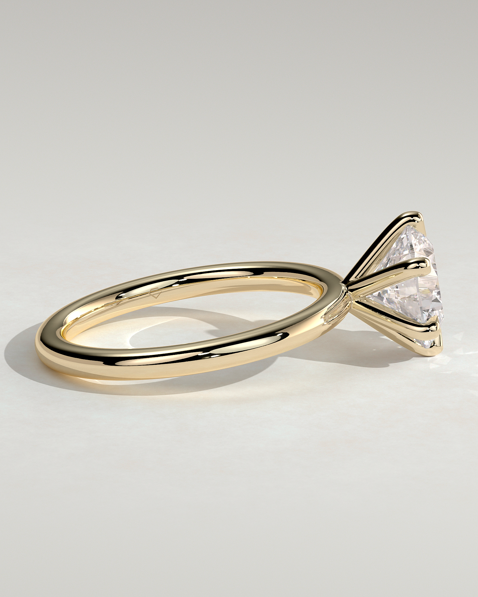 Louise  6 Claw Round Solitaire - 18k Yellow Gold