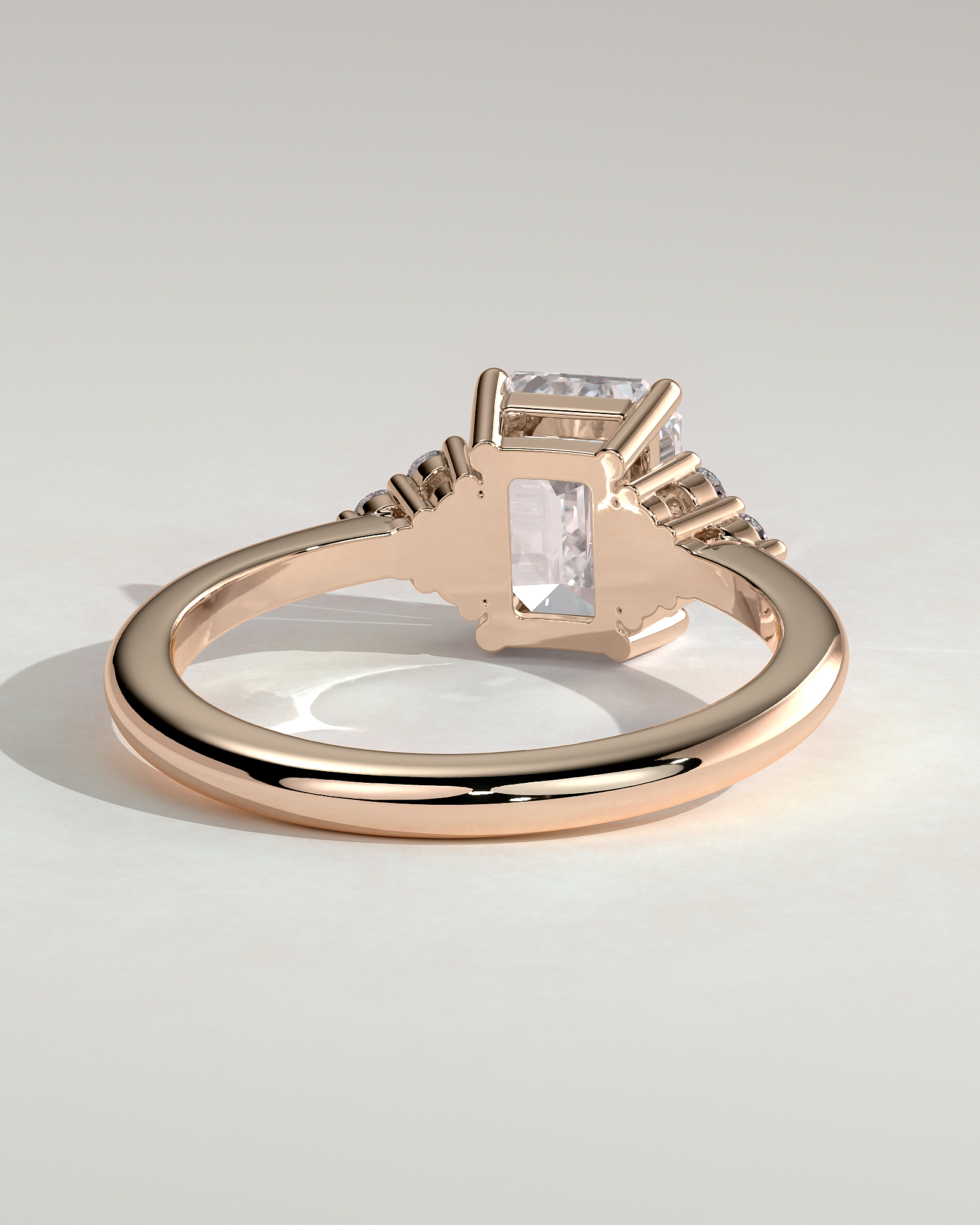 Martina - Emerald with Round Accent Stones - 18k Rose Gold