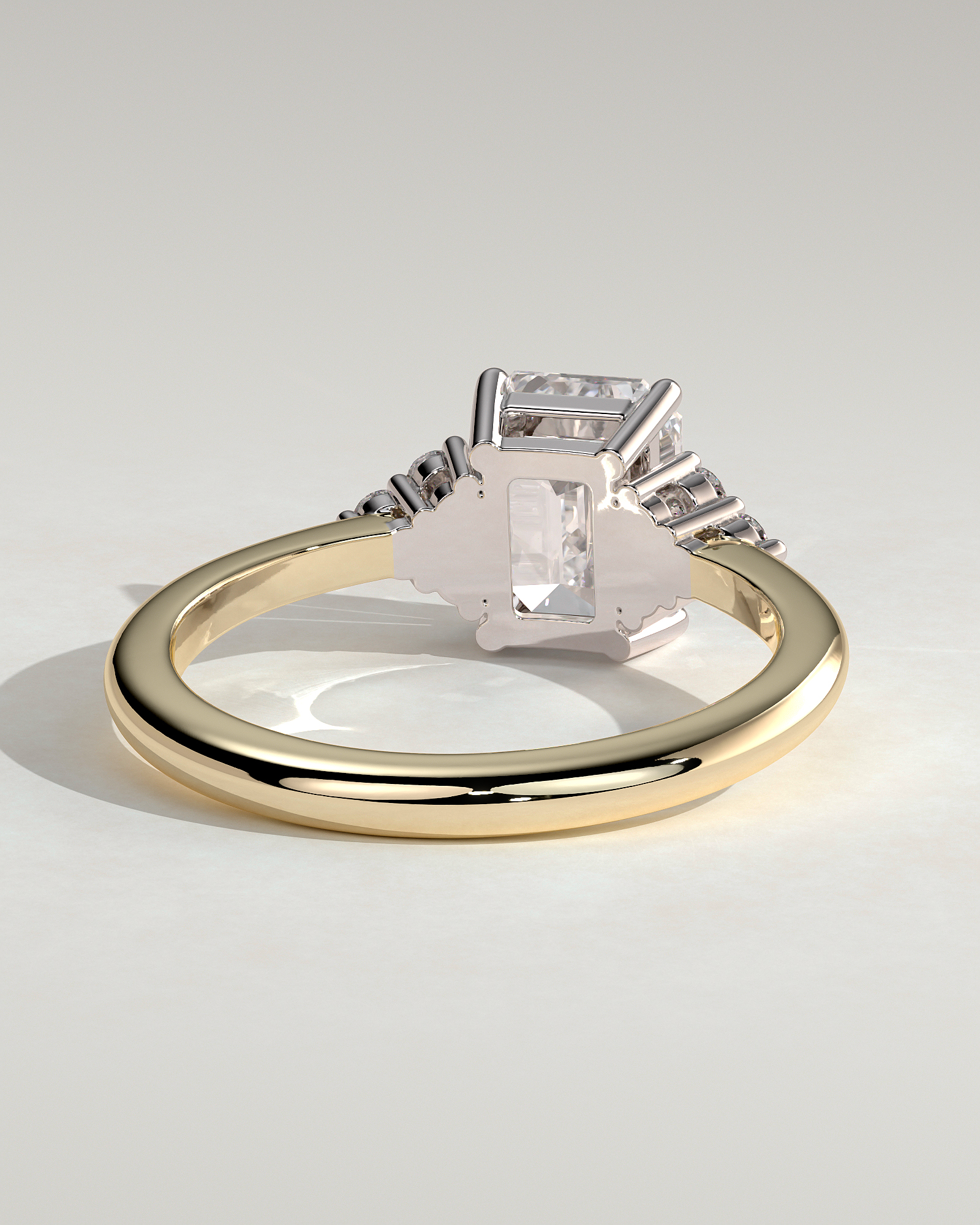 Martina - Emerald with Round Accent Stones - 18k Yellow Gold / 18k White Gold