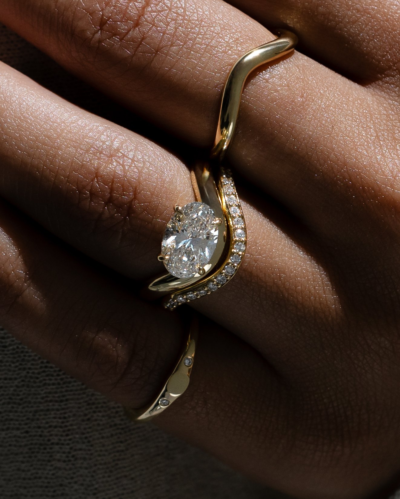 Moana - Bead Set Pav Curved Wedding Band Lifestyle Image