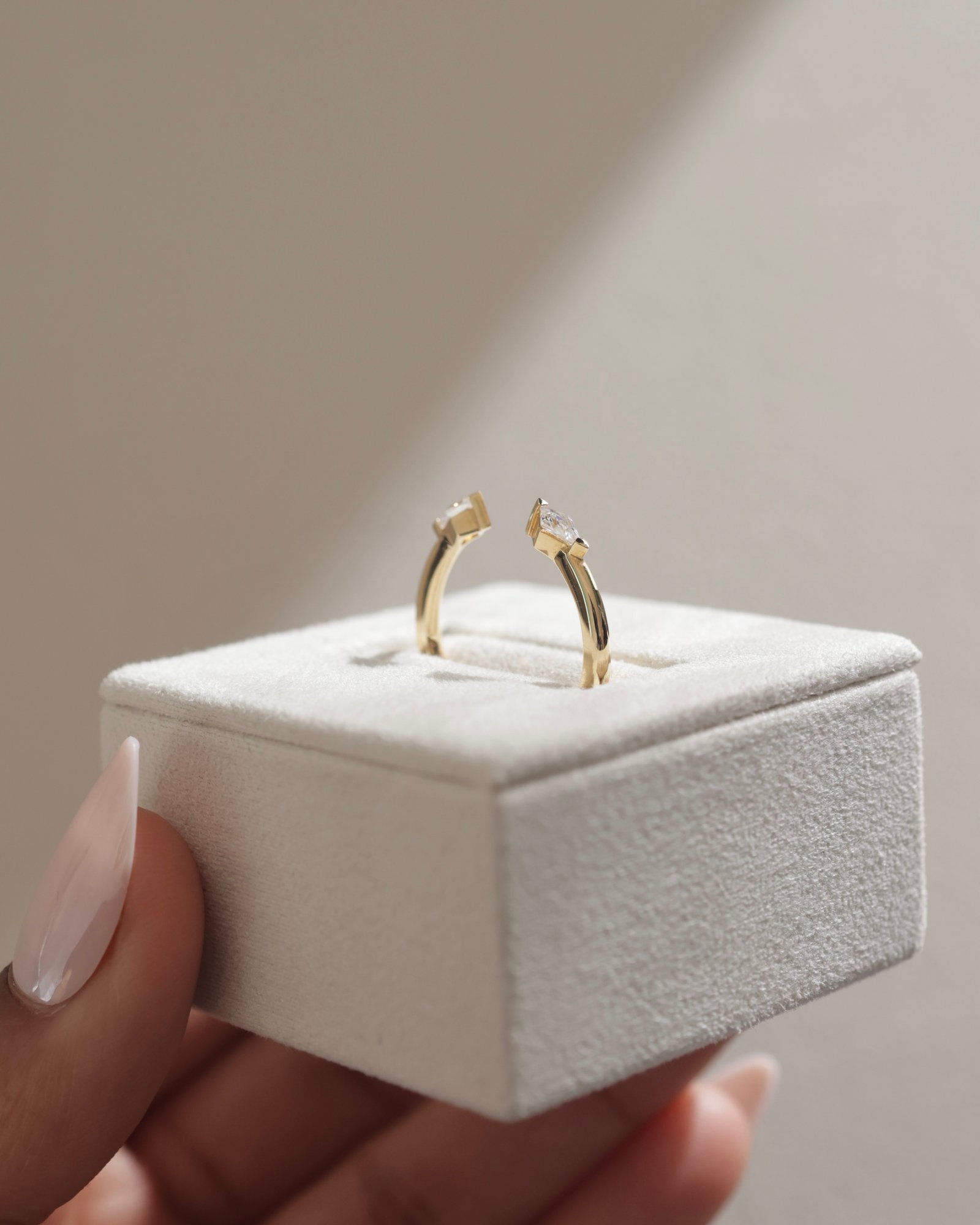 Monique - Kite Stones Wedding Ring Lifestyle Image