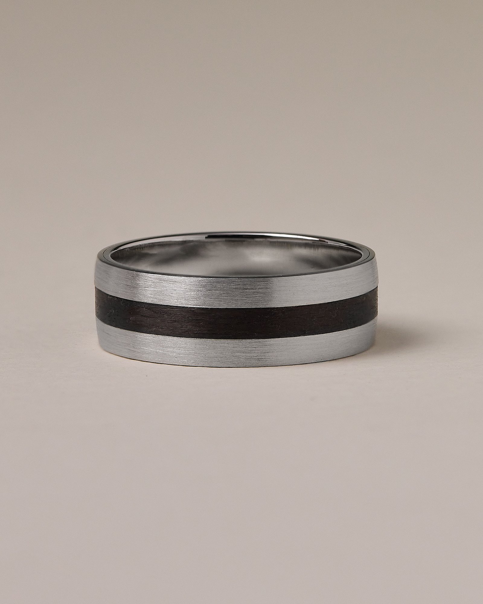 Oliver Mens Wedding Ring Lifestyle Image