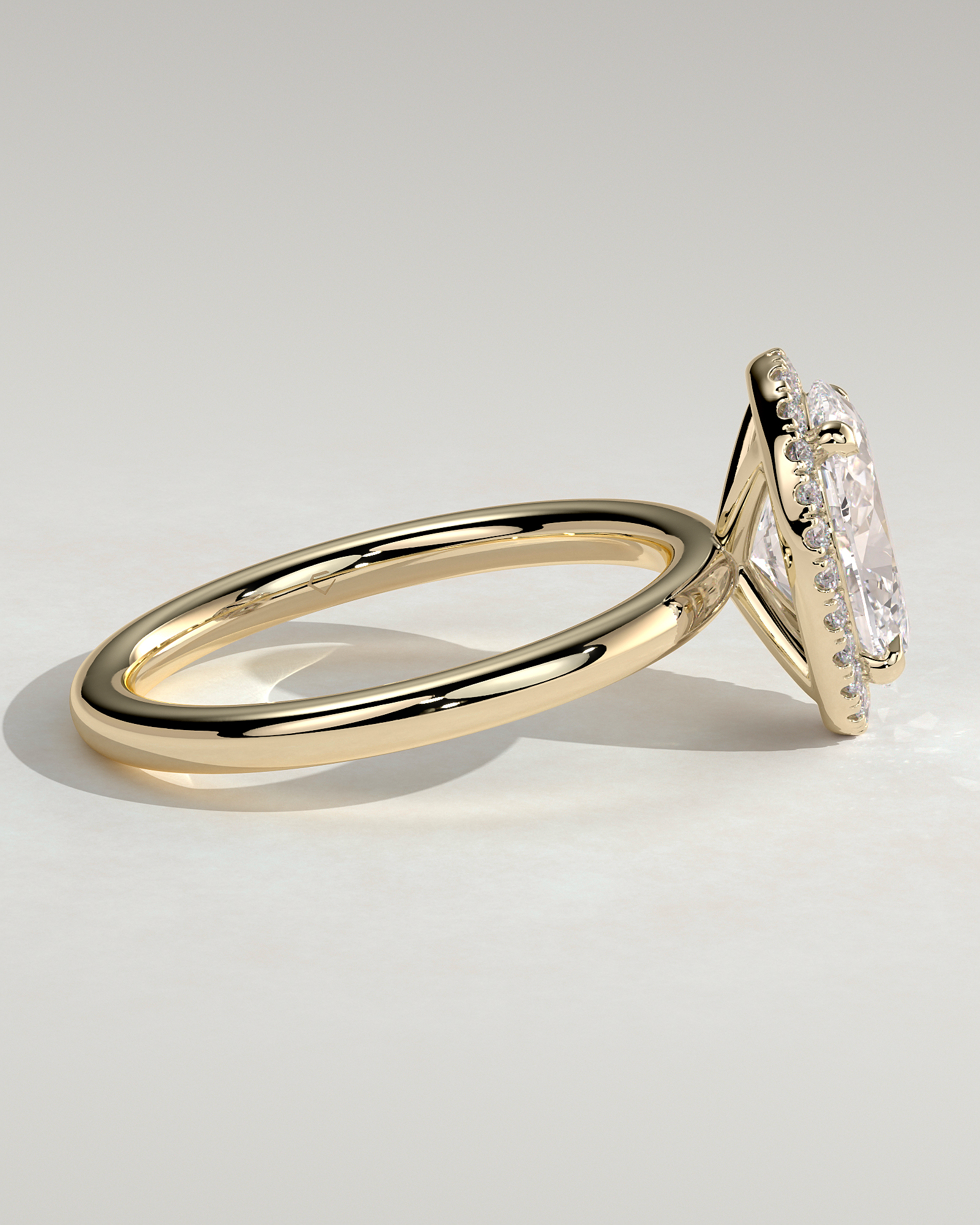Phoebe  Oval Halo - 18k Yellow Gold