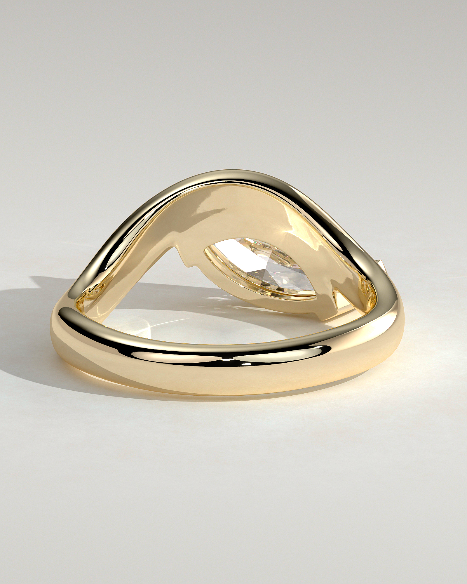 Pia - Marquise Solitaire with Twist Band - 18k Yellow Gold