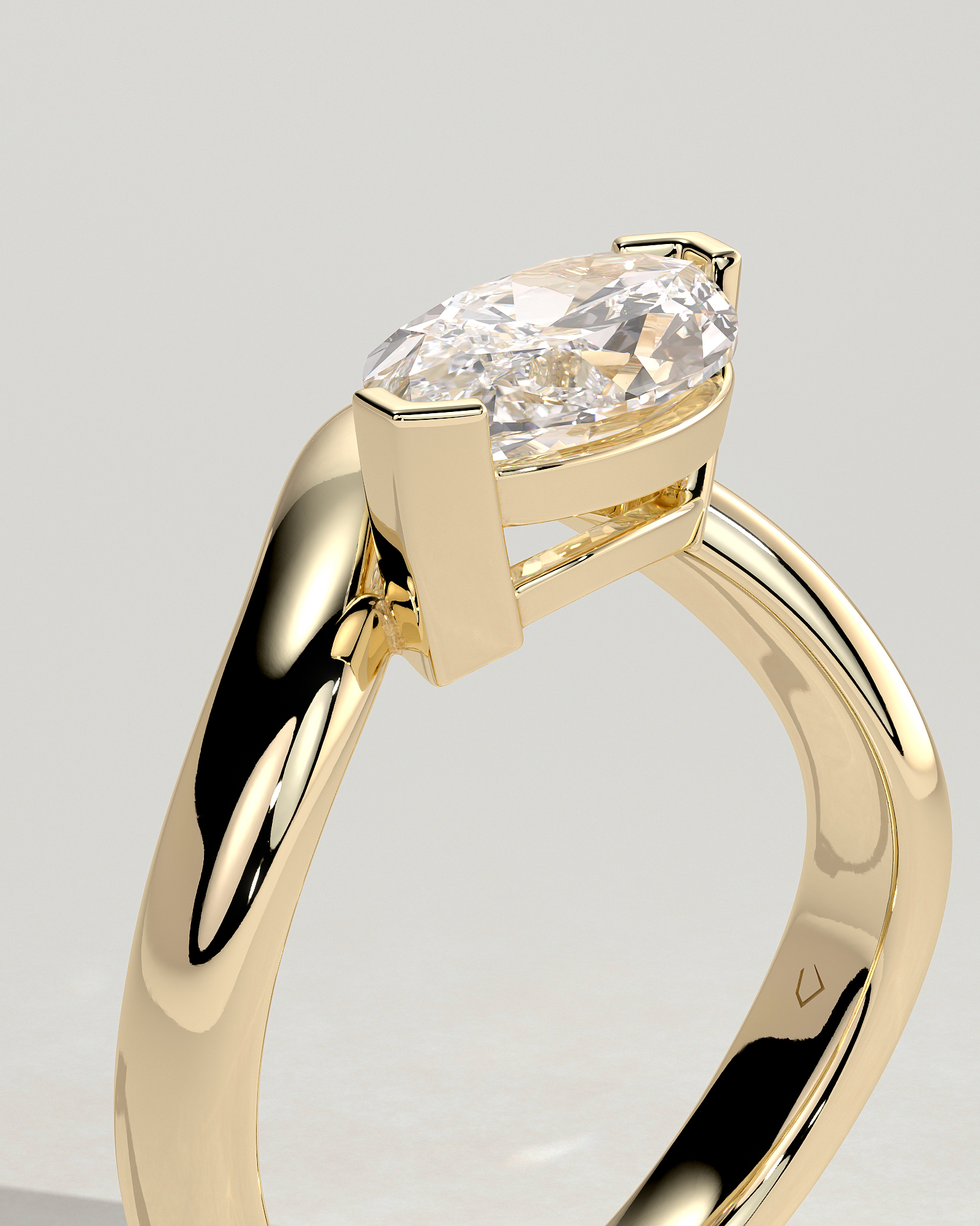 Pia - Marquise Solitaire with Twist Band - 18k Yellow Gold
