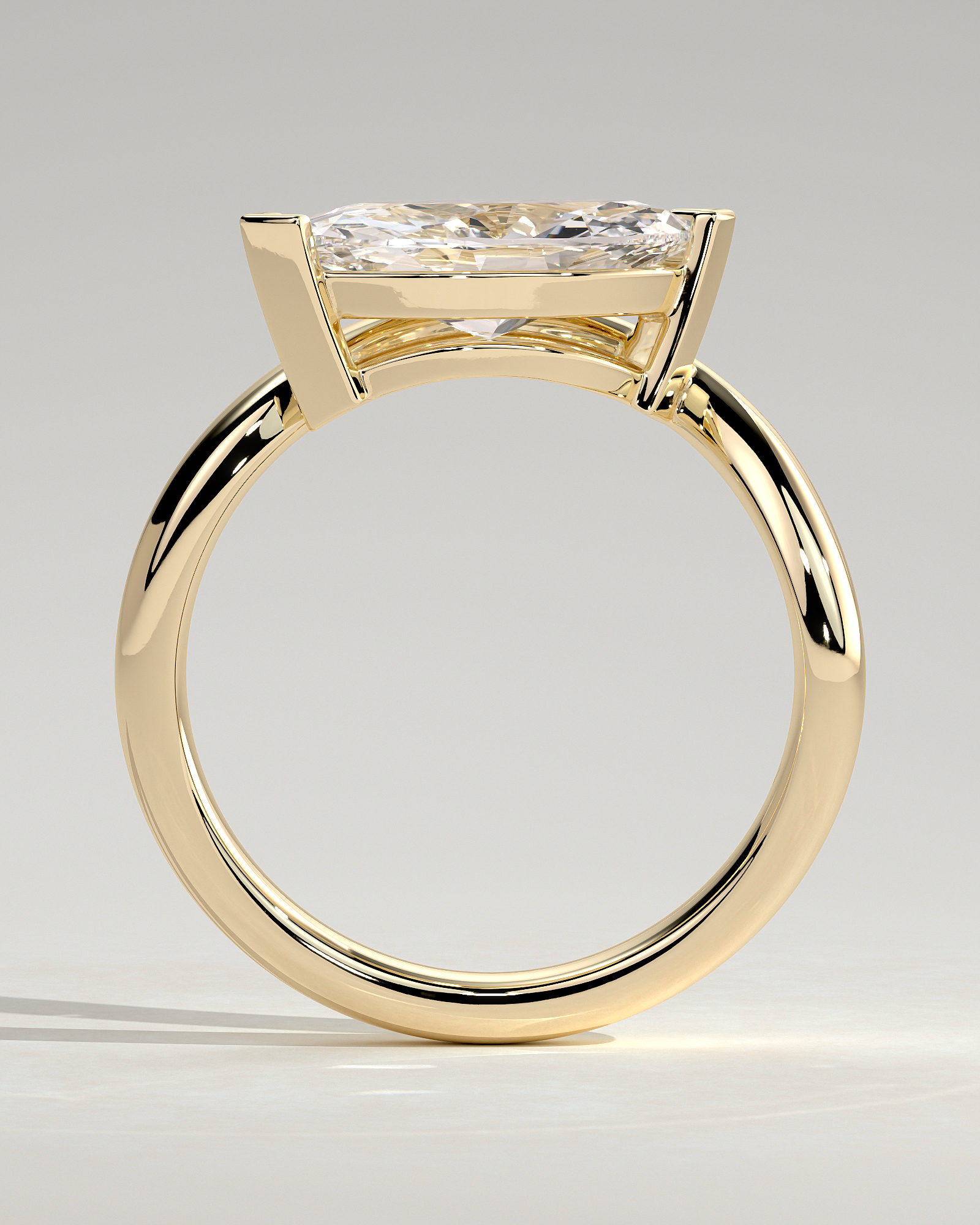 Pia - Marquise Solitaire with Twist Band - 18k Yellow Gold