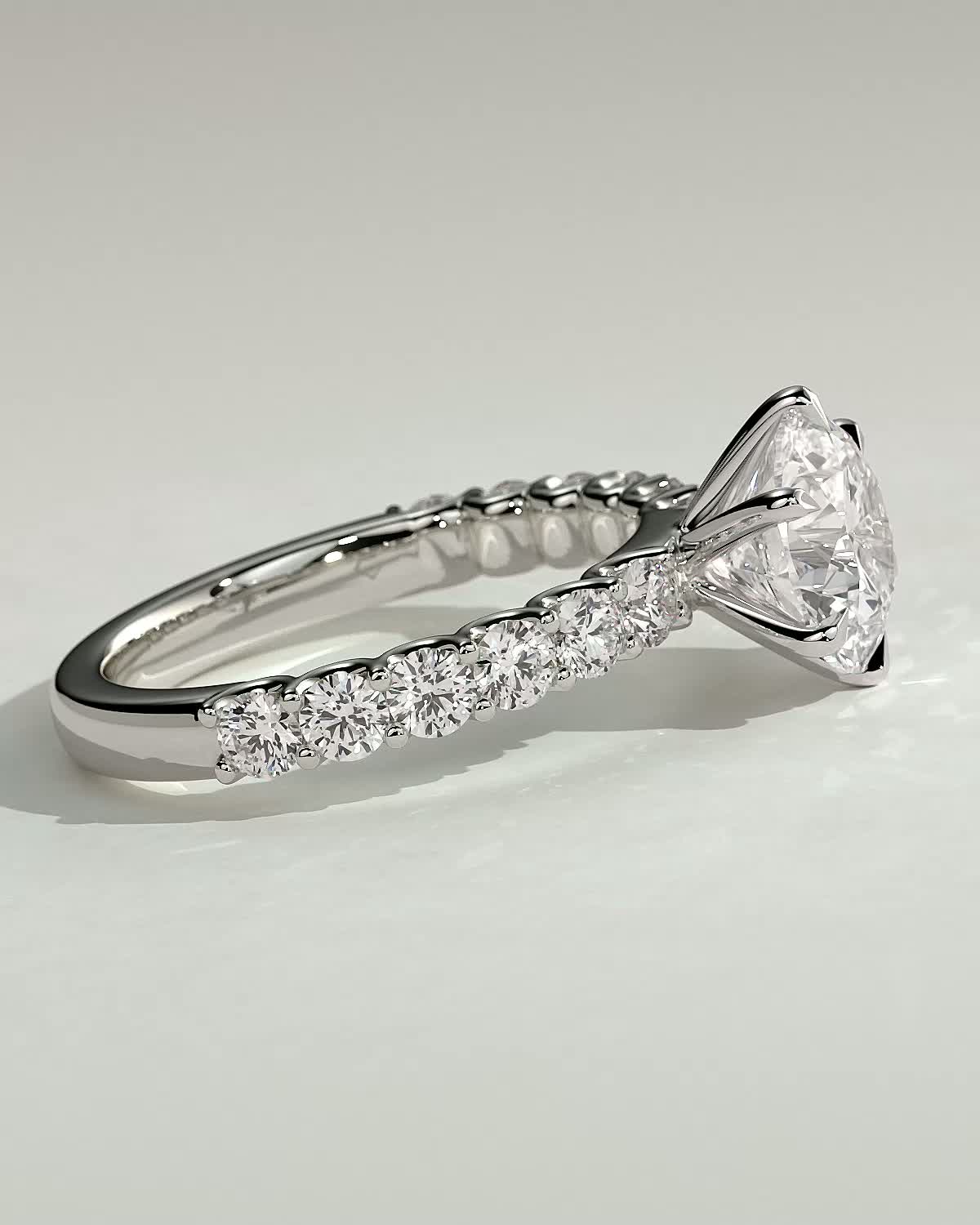 Quinn  6 Claw Round Solitaire - 18k White Gold