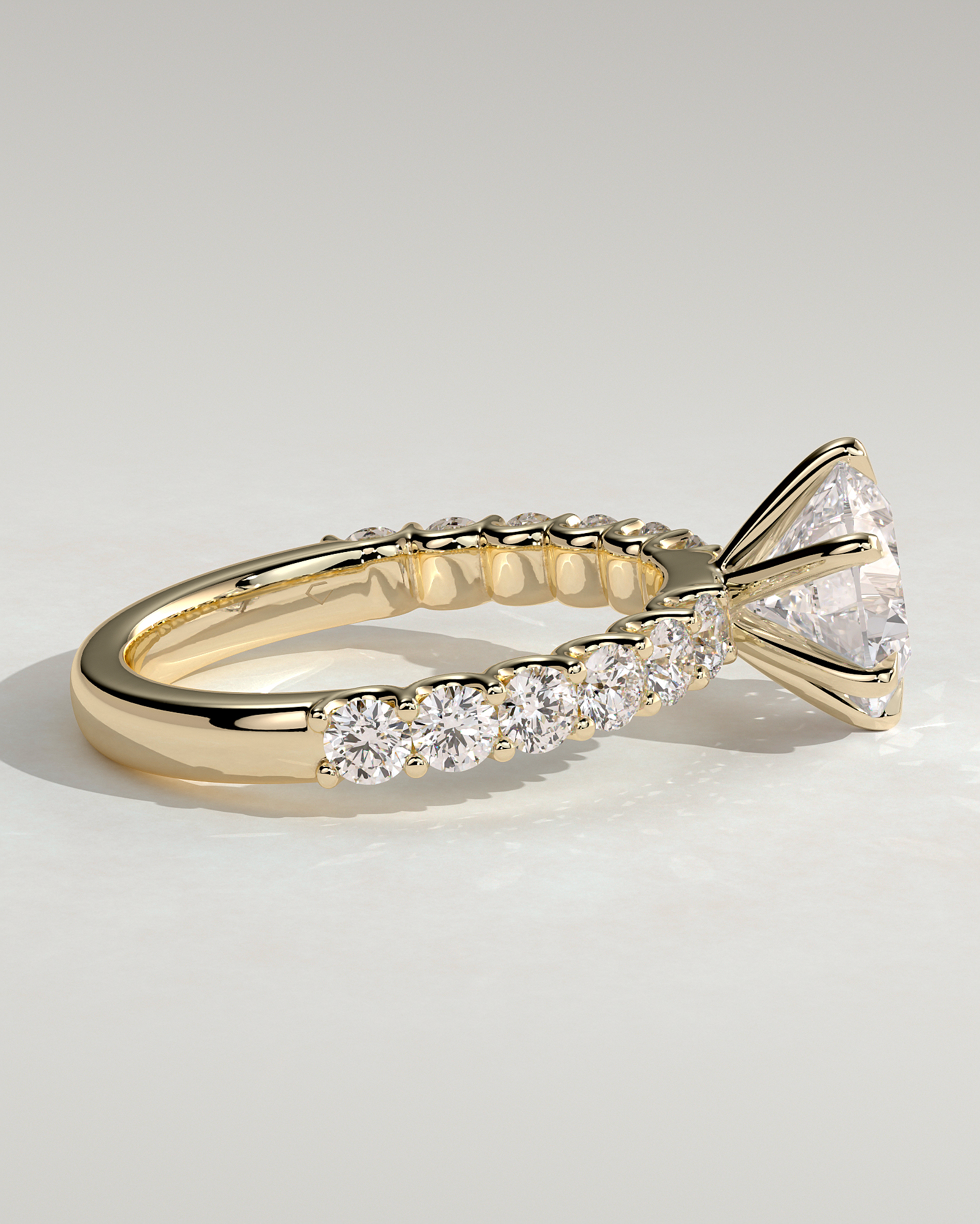 Quinn  6 Claw Round Solitaire - 18k Yellow Gold