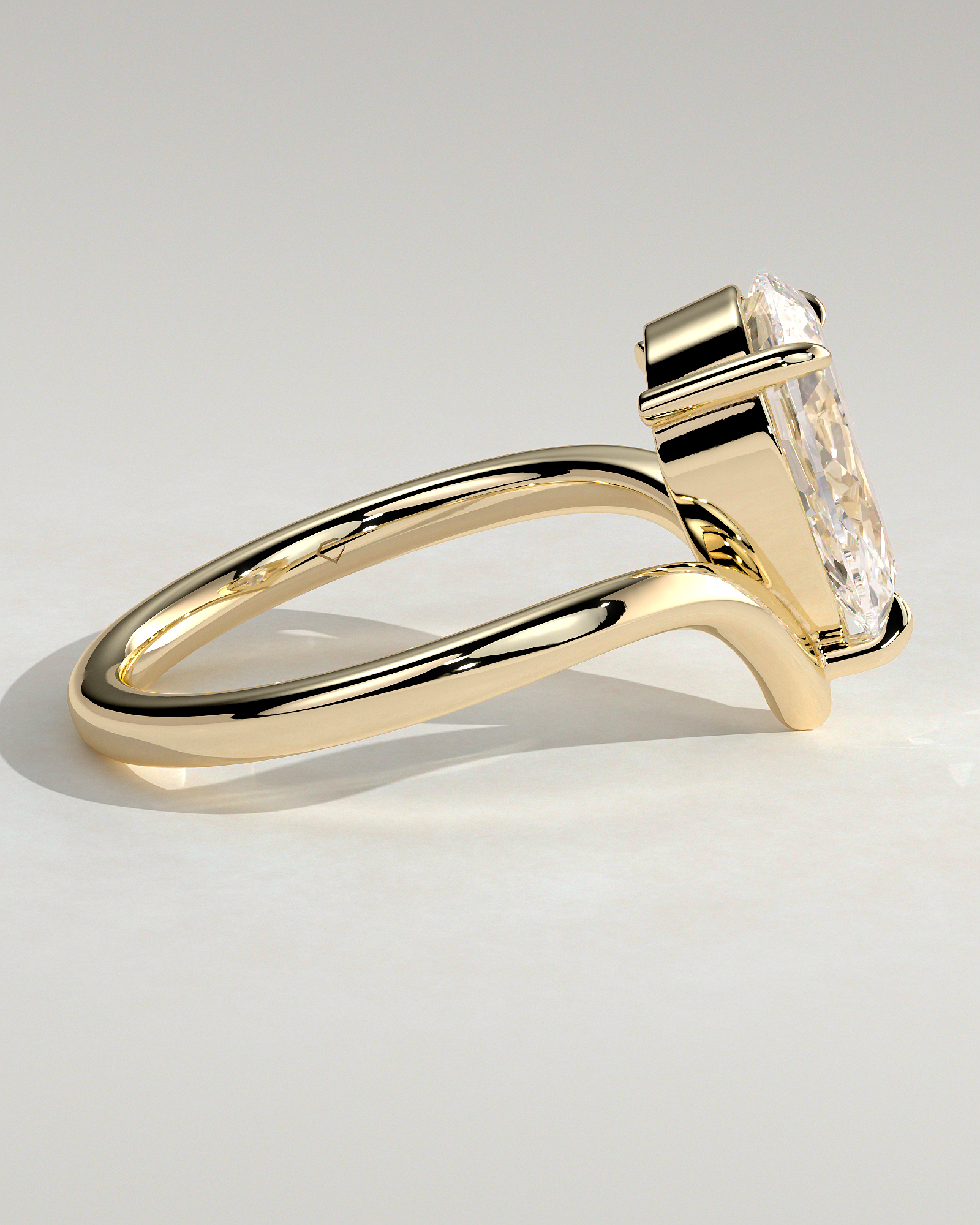 Riley - Pear Solitaire with Curved Band - 18k Yellow Gold