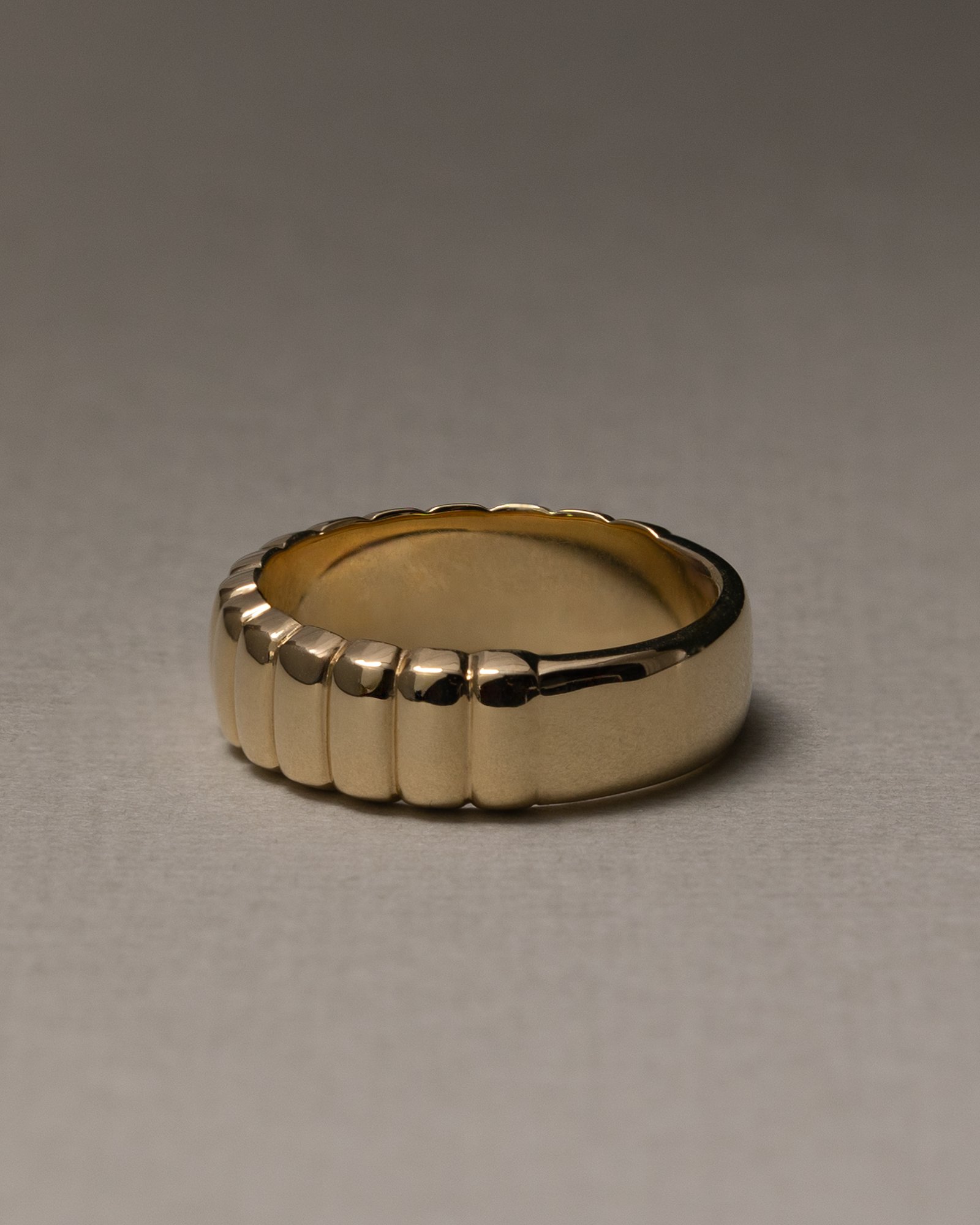 Rose - Fluted Cigar Ring Lifestyle Image