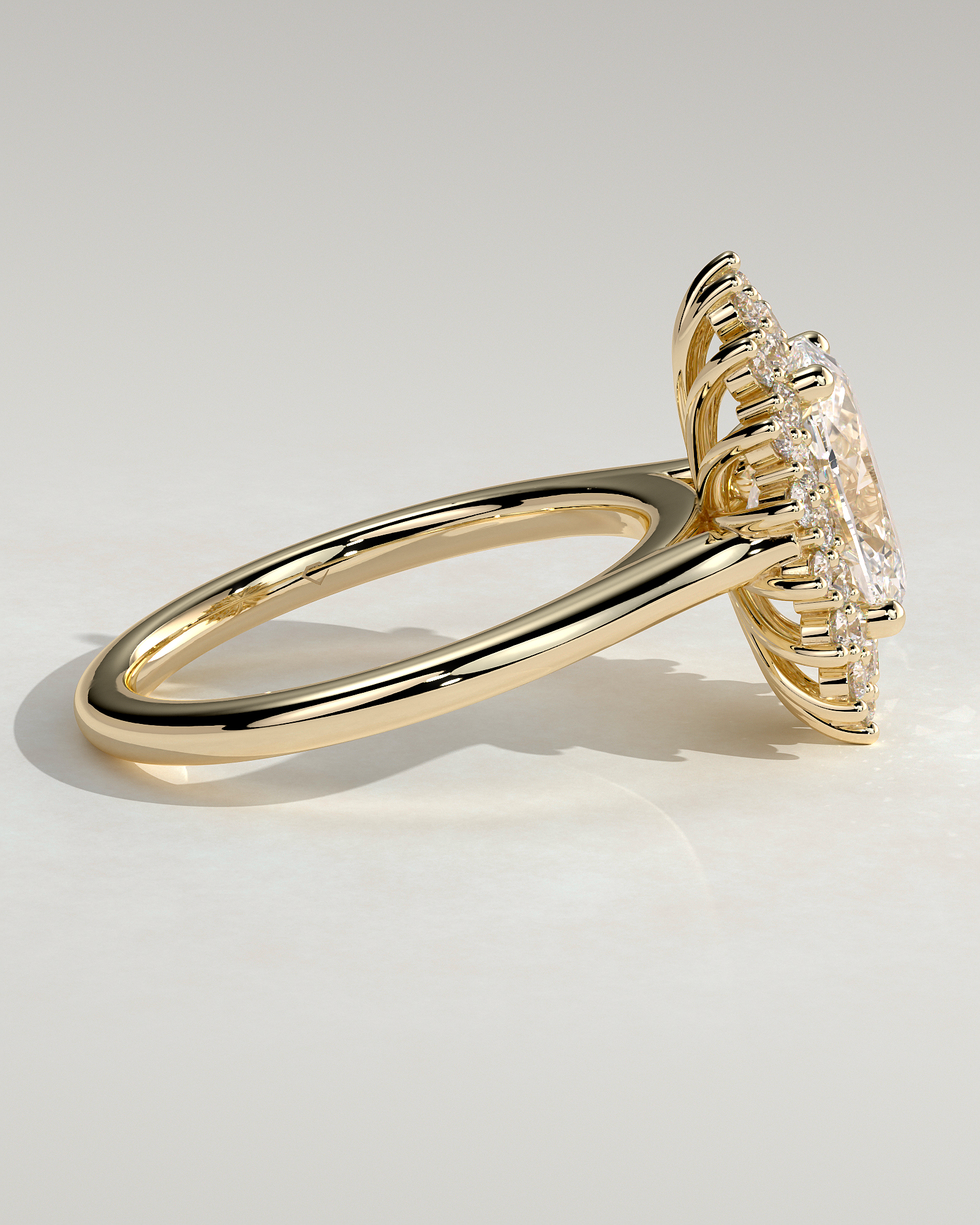 Savannah - Cathedral Oval Halo - 18k Yellow Gold