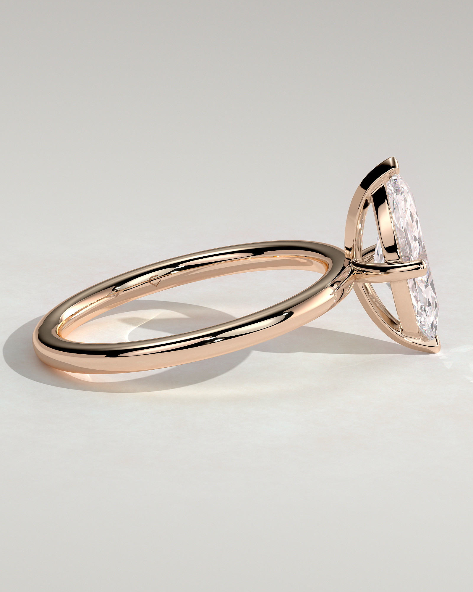 Sherry - V Claw Marquise Solitaire - 18k Rose Gold