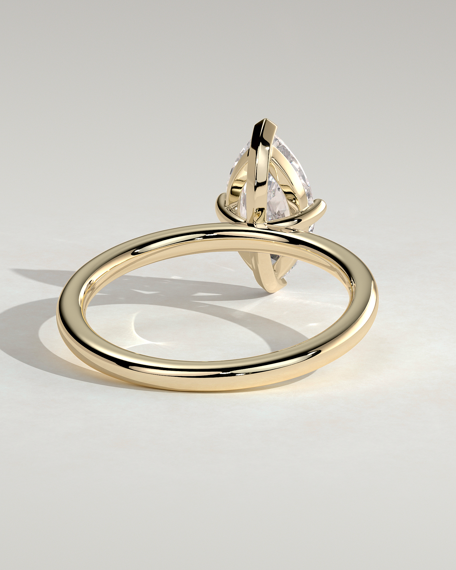 Sherry - V Claw Marquise Solitaire - 18k Yellow Gold