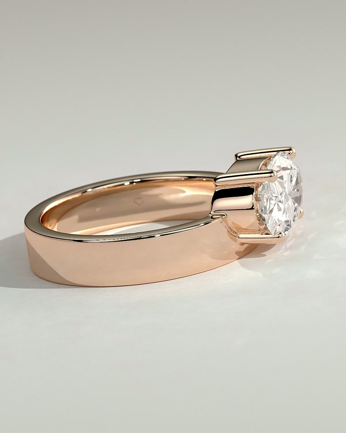 Soraya - East West Oval With Cigar Band - 18k Rose Gold