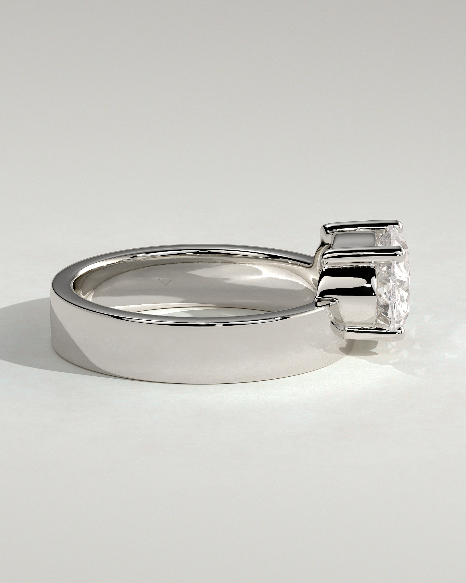 Soraya - East West Oval With Cigar Band - 18k White Gold