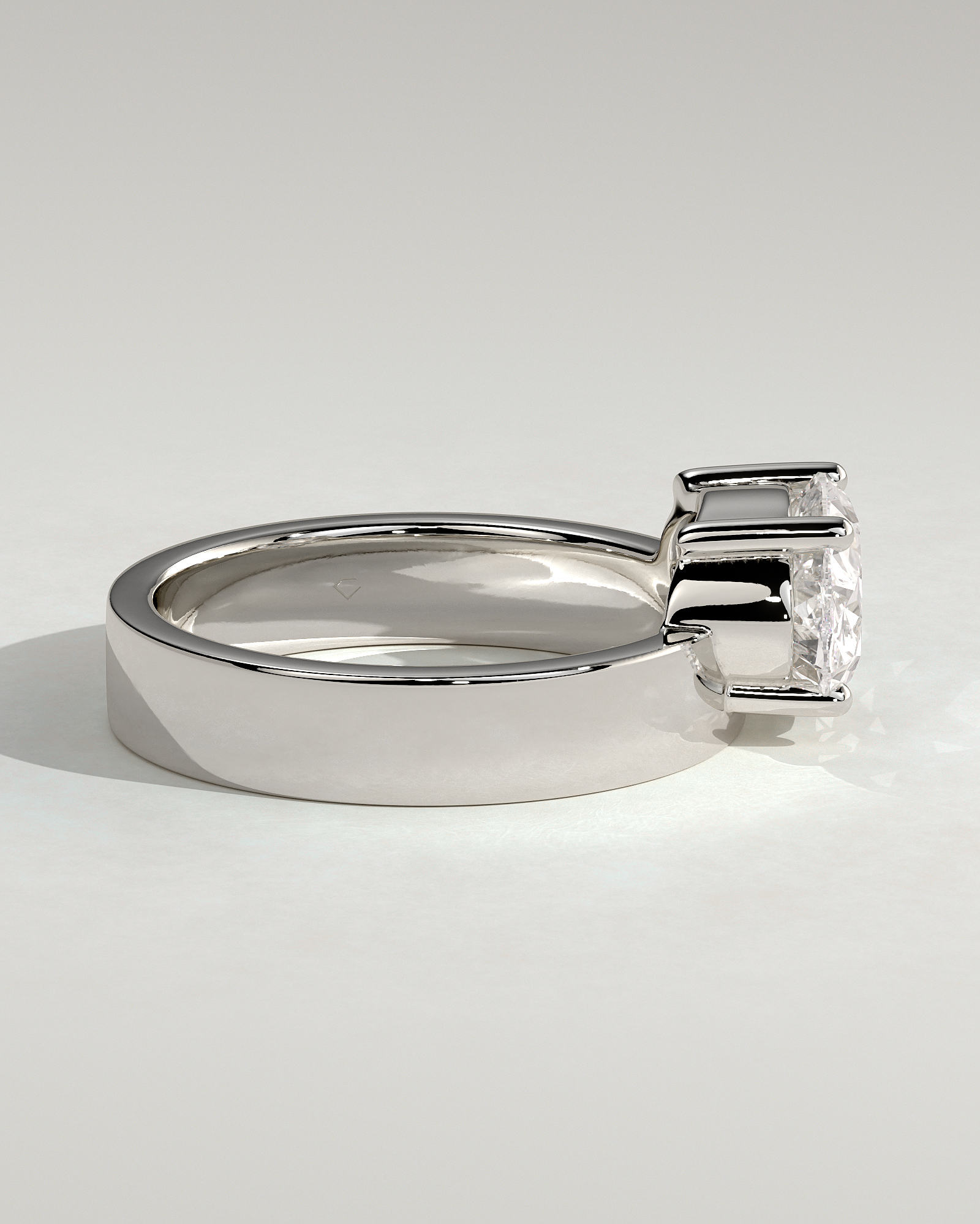 Soraya - East West Oval With Cigar Band - 18k White Gold