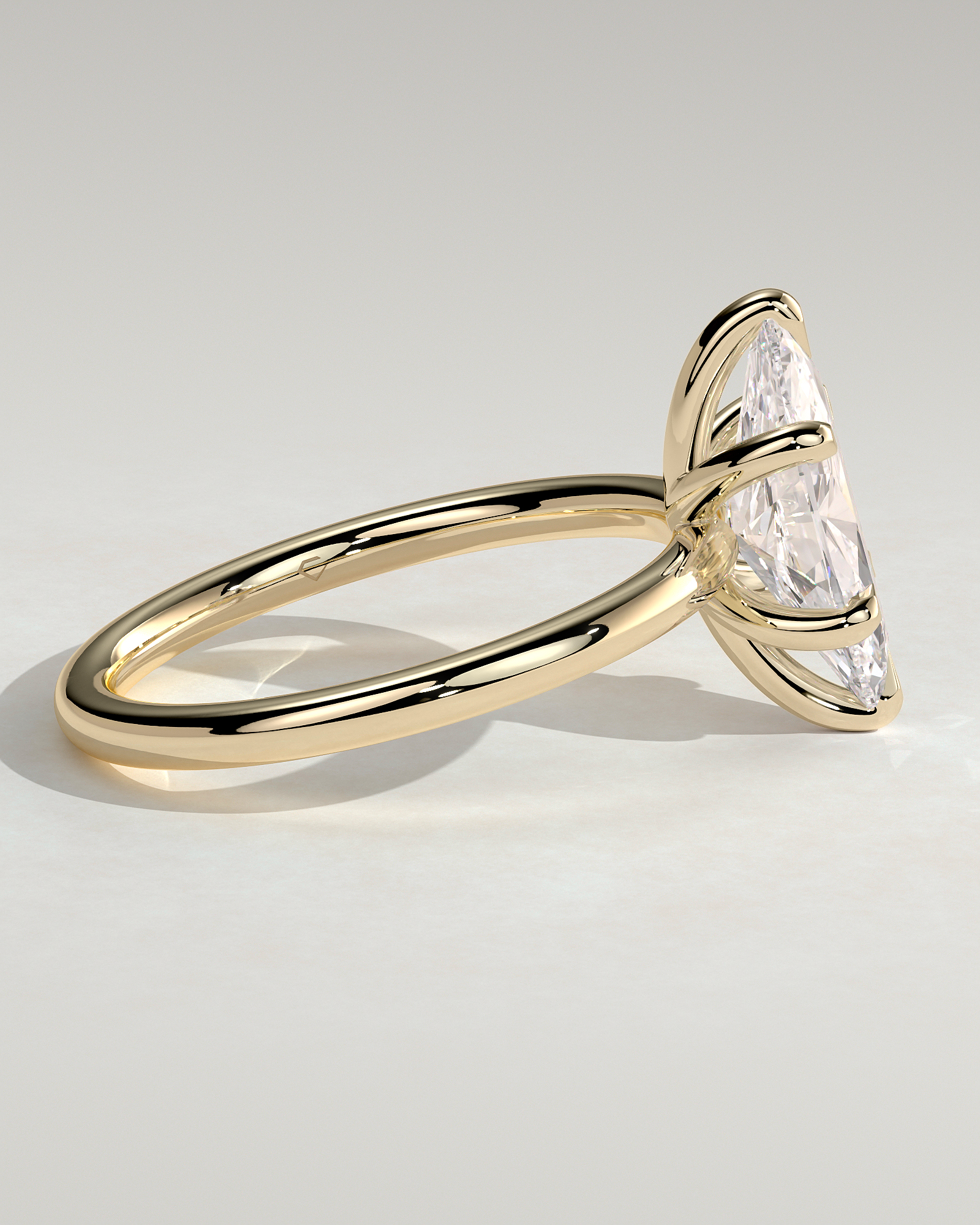 Stephanie - Marquise Solitaire - 18k Yellow Gold