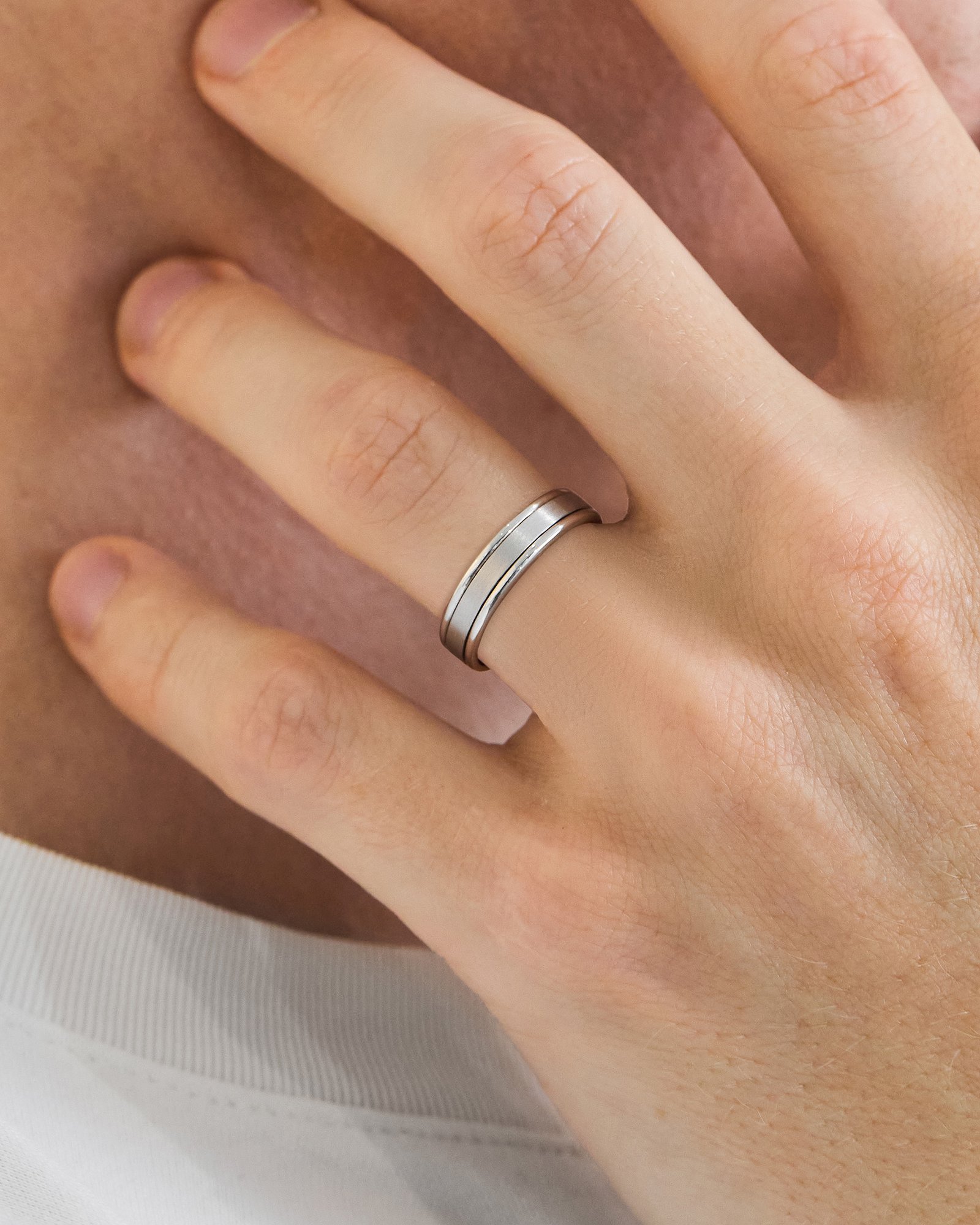 Stephen Mens Wedding Ring Lifestyle Image