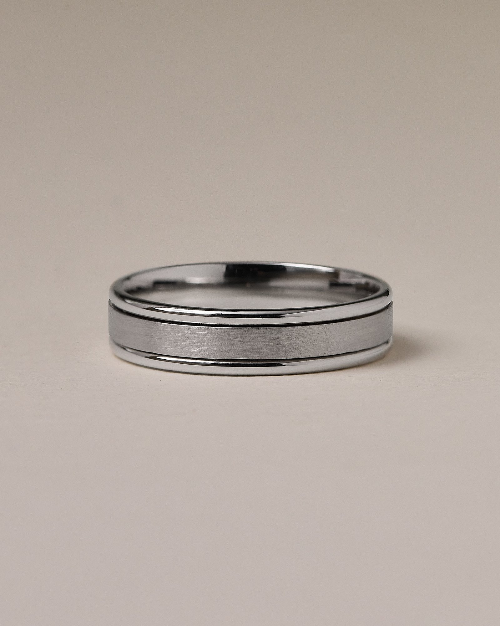 Stephen Mens Wedding Ring Lifestyle Image