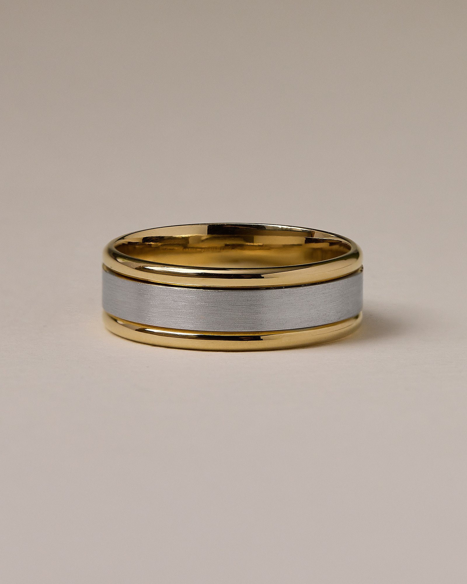 Stephen Mens Wedding Ring Lifestyle Image