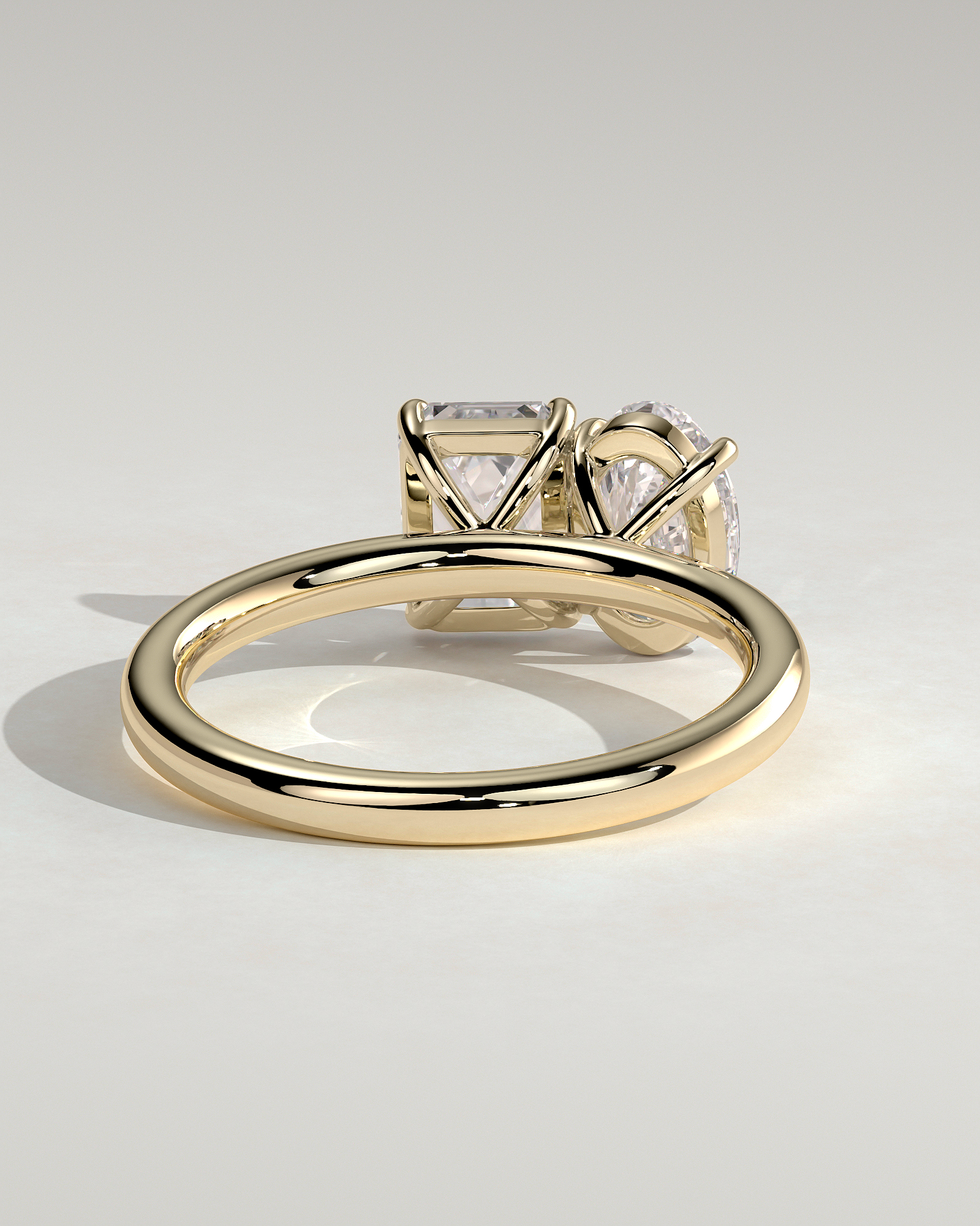 Tanya - Oval & Emerald Toi et Moi - 18k Yellow Gold