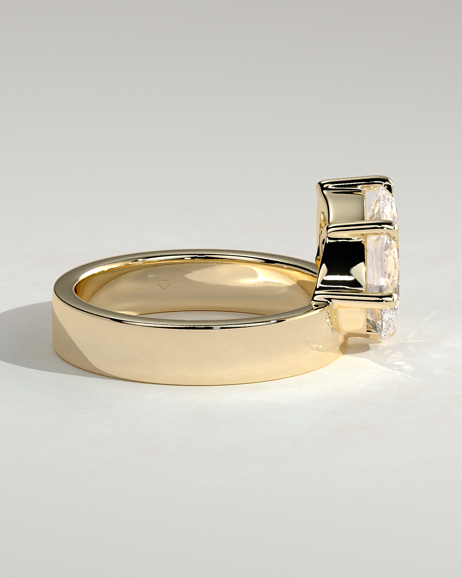 Tatiana - North East Pear Solitaire - 18k Yellow Gold