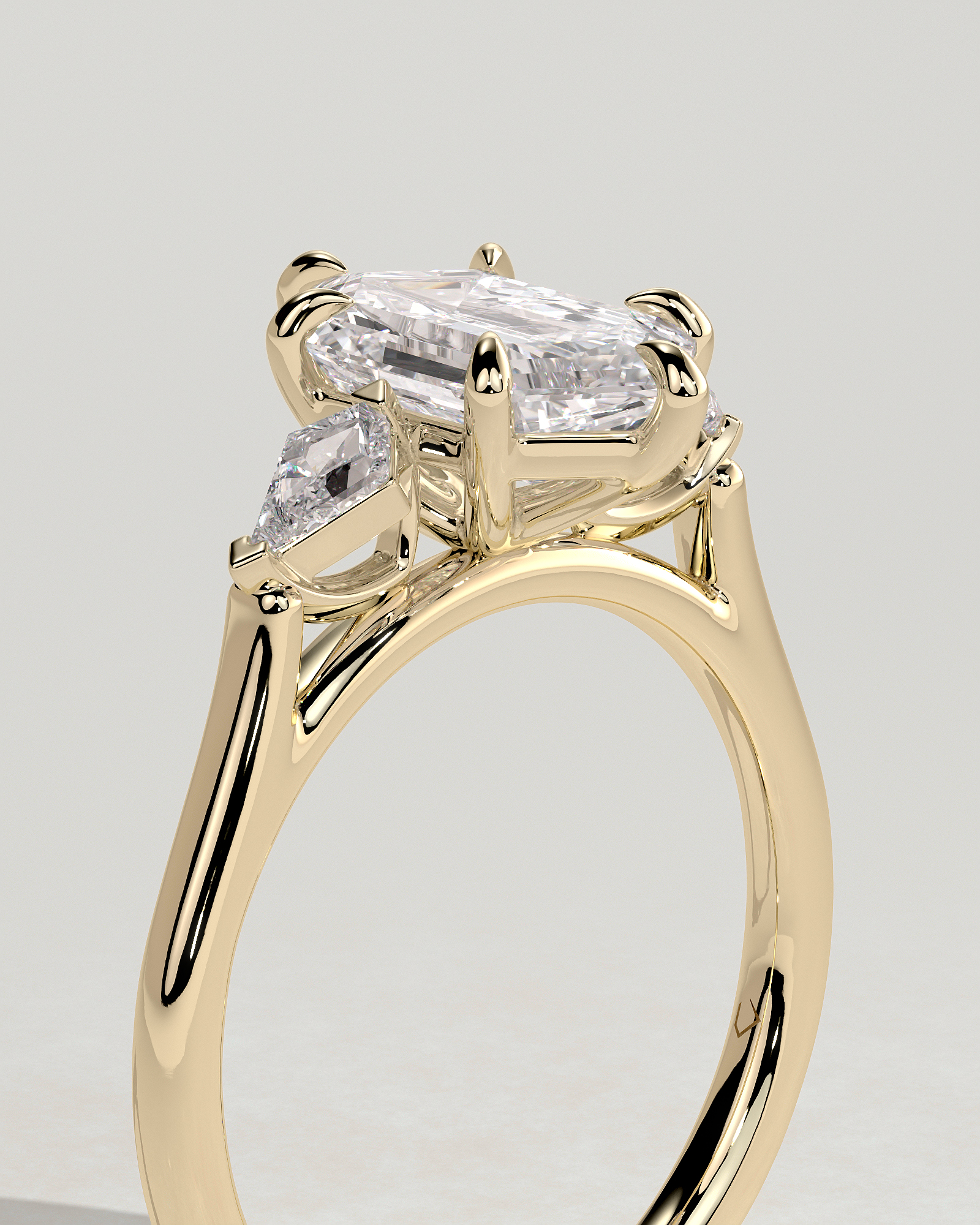 Wanda - 6 Claw Elongated Hexagon Trilogy - 18k Yellow Gold