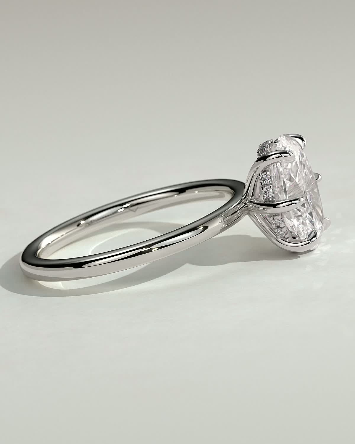 Wilma - Six Claw Oval Solitaire - 18k White Gold