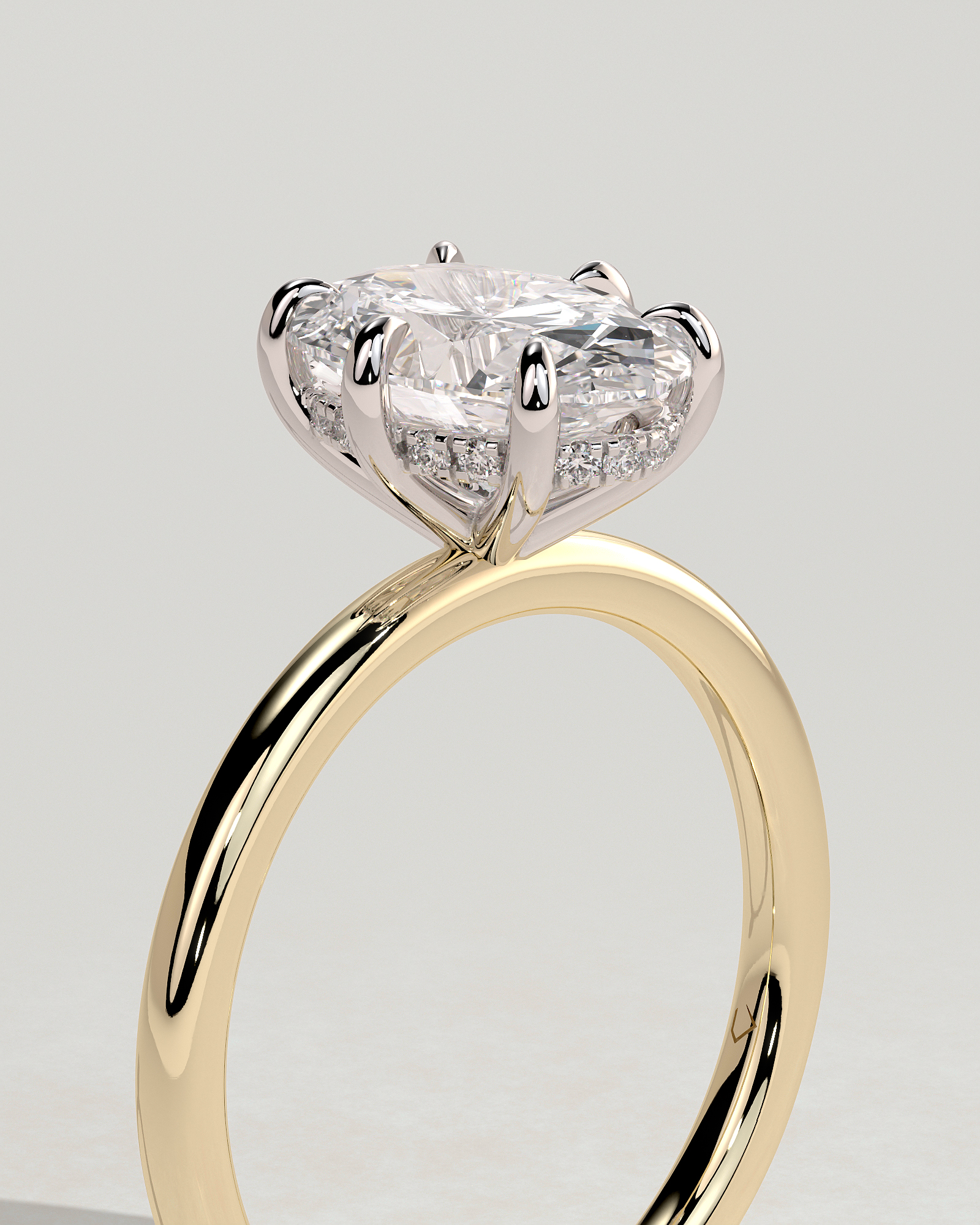 Wilma - Six Claw Oval Solitaire - 18k Yellow Gold / 18k White Gold