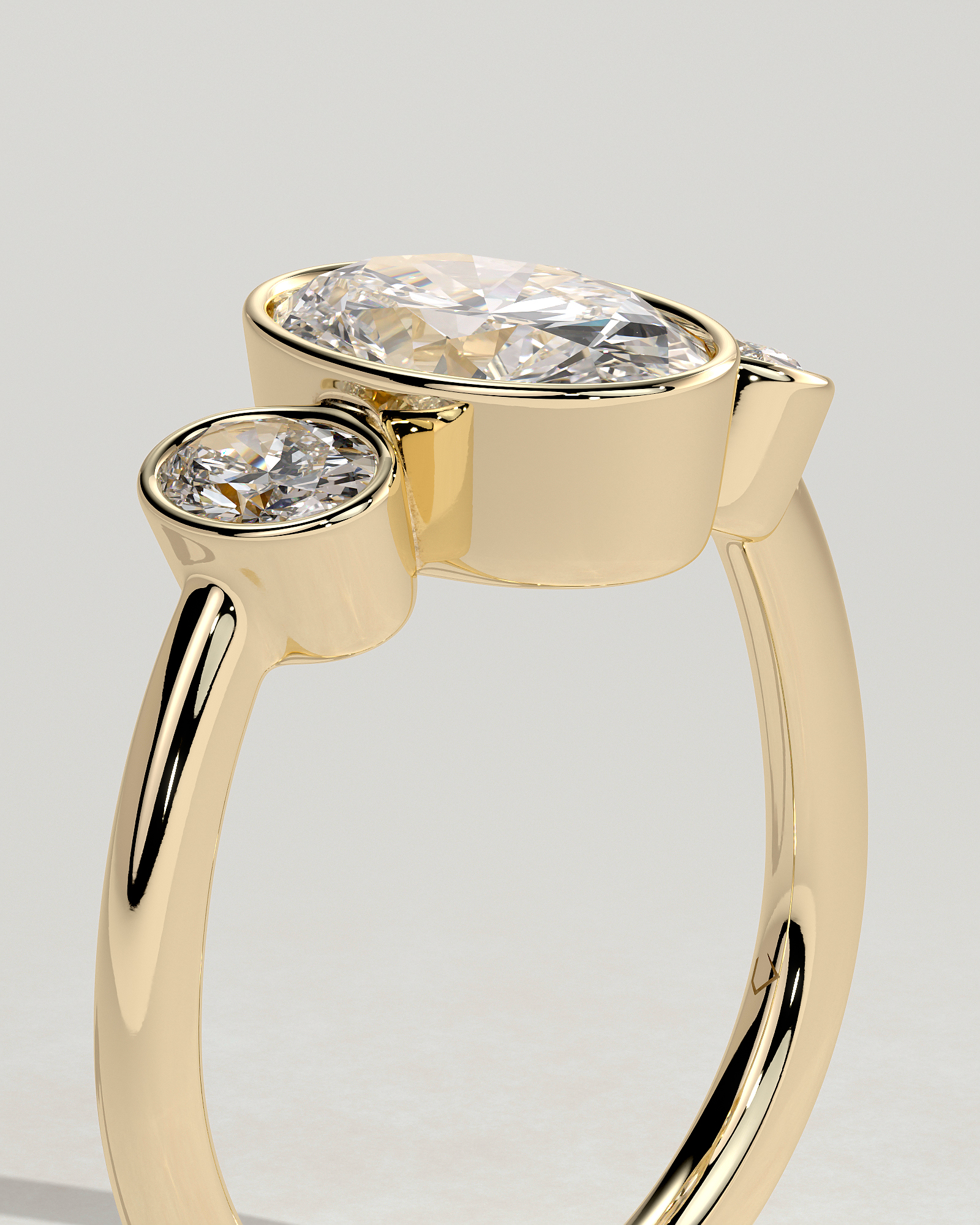 Zelda - Bezel Set Oval Trilogy - 18k Yellow Gold