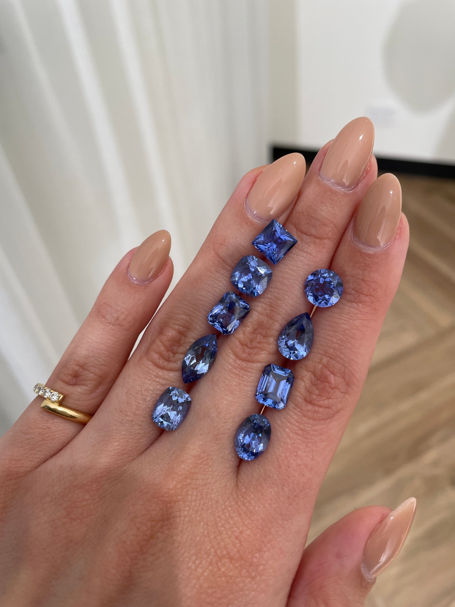 Marquise Sapphire Stone Lifestyle Image