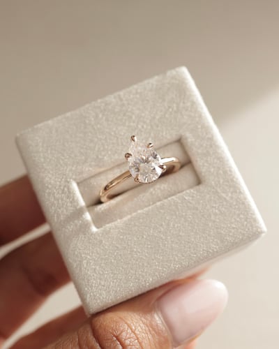 10x7mm pear moissanite