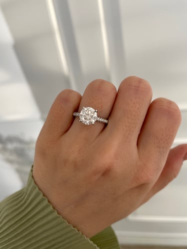 8.5mm round moissanite
