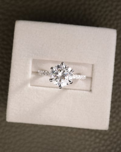 8.5mm round moissanite