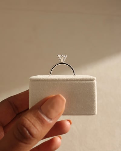 7mm round moissanite