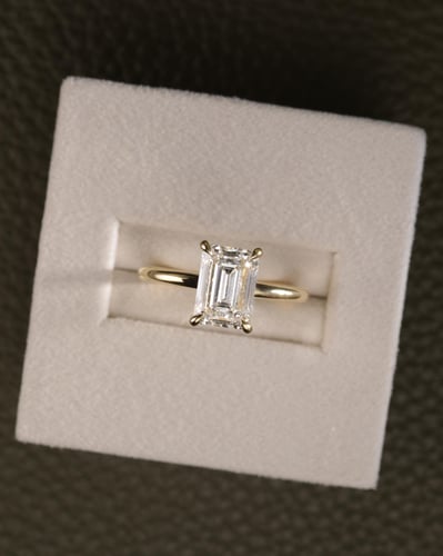 2.20ct emerald diamond