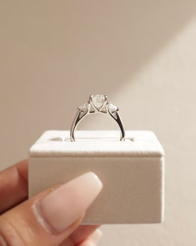 9x6.5mm oval moissanite