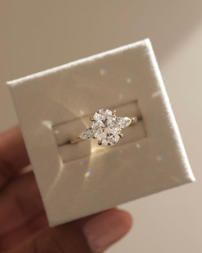 10x7mm oval moissanite