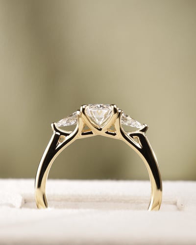 1.00ct oval diamond