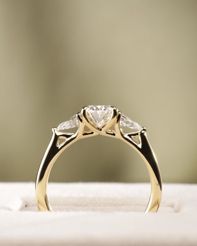 1.03ct oval diamond