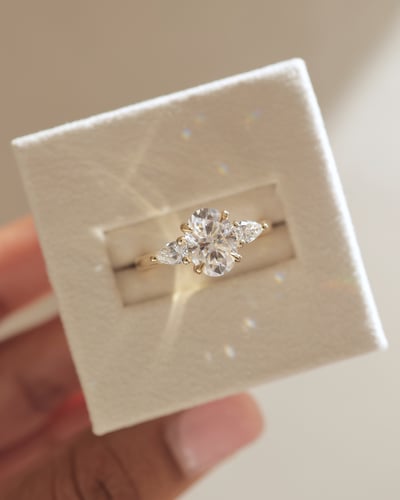 9x6.5mm oval moissanite
