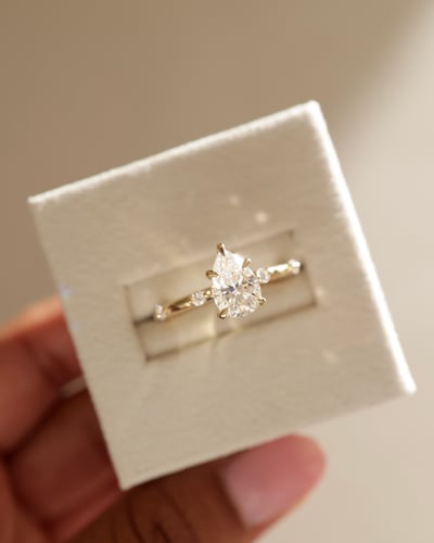 9x6mm pear moissanite