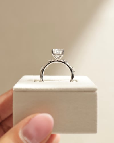 10x7mm pear moissanite
